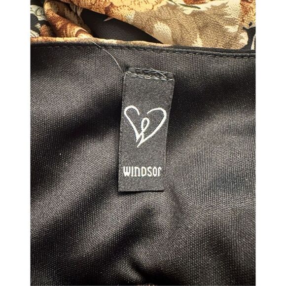 New! Windsor Surplice Ruffled Romance Floral Skater Dress Sz M - Picture 4 of 5